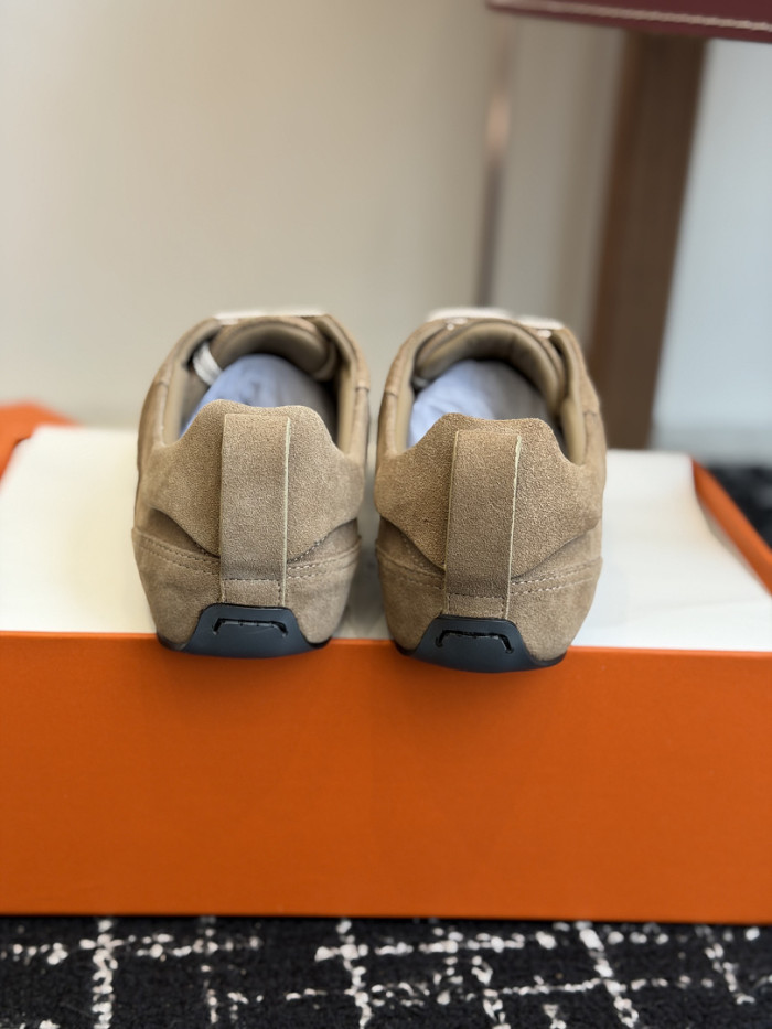HER SHOES HM-50