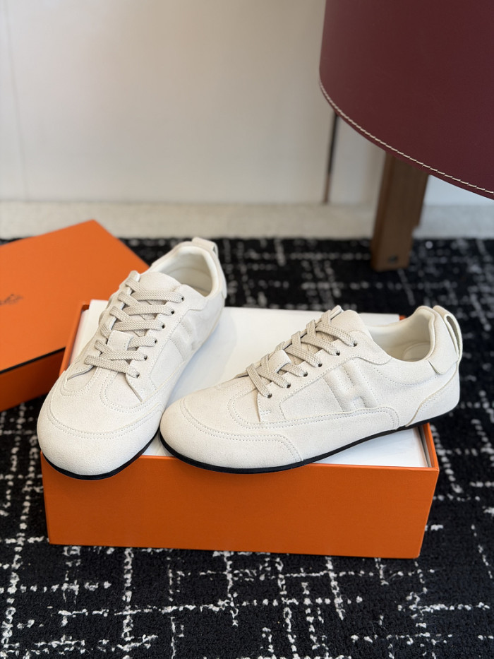 HER SHOES HM-51