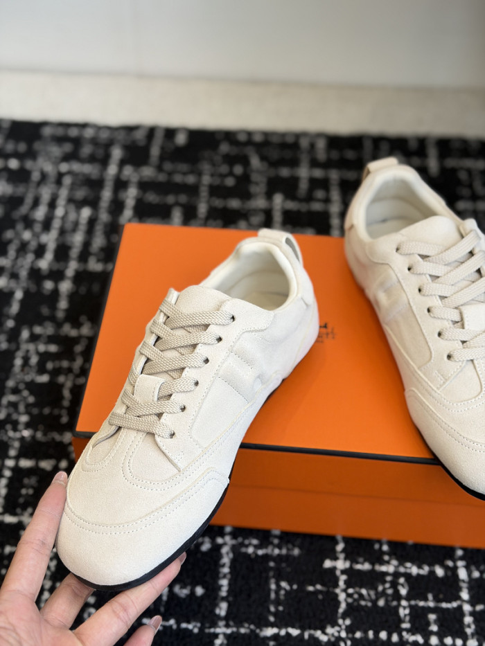 HER SHOES HM-51