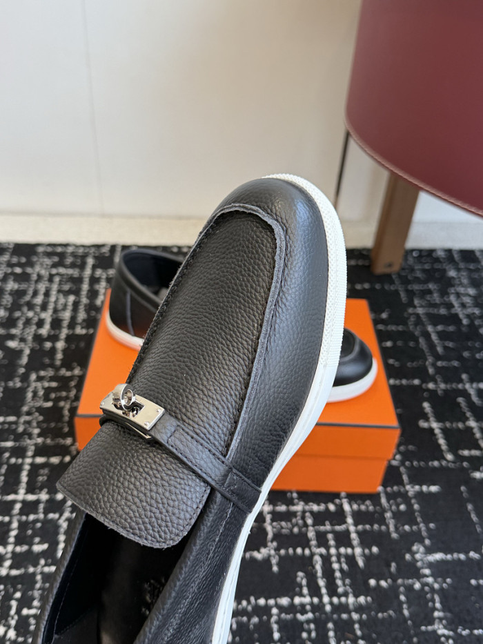 HER SHOES HM-52