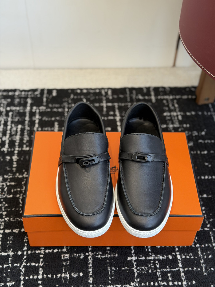 HER SHOES HM-53