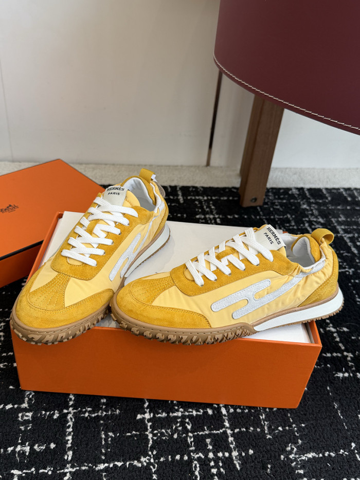 HER SHOES HM-42