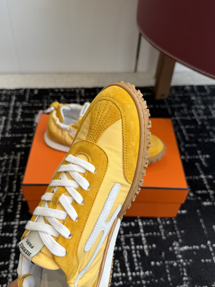 HER SHOES HM-42