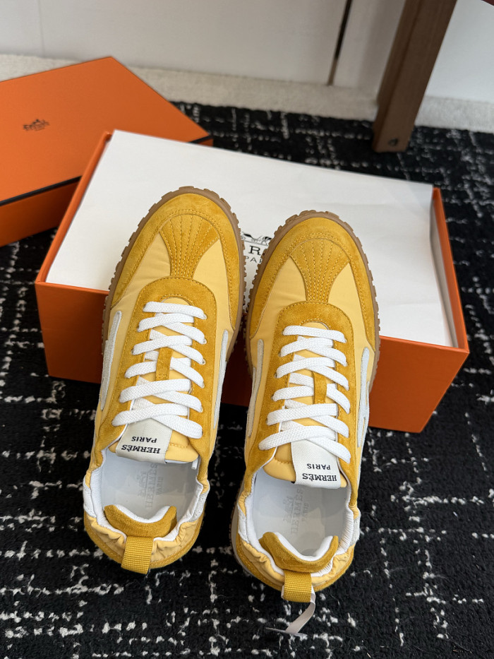 HER SHOES HM-42