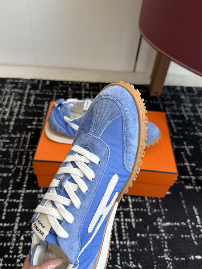HER SHOES HM-43