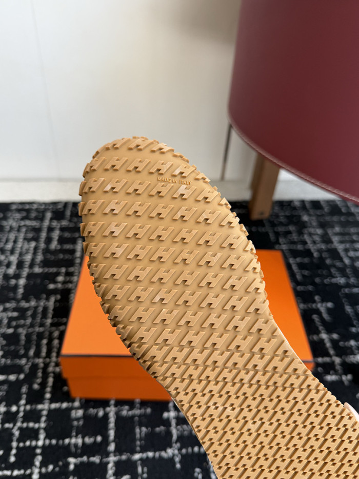 HER SHOES HM-44