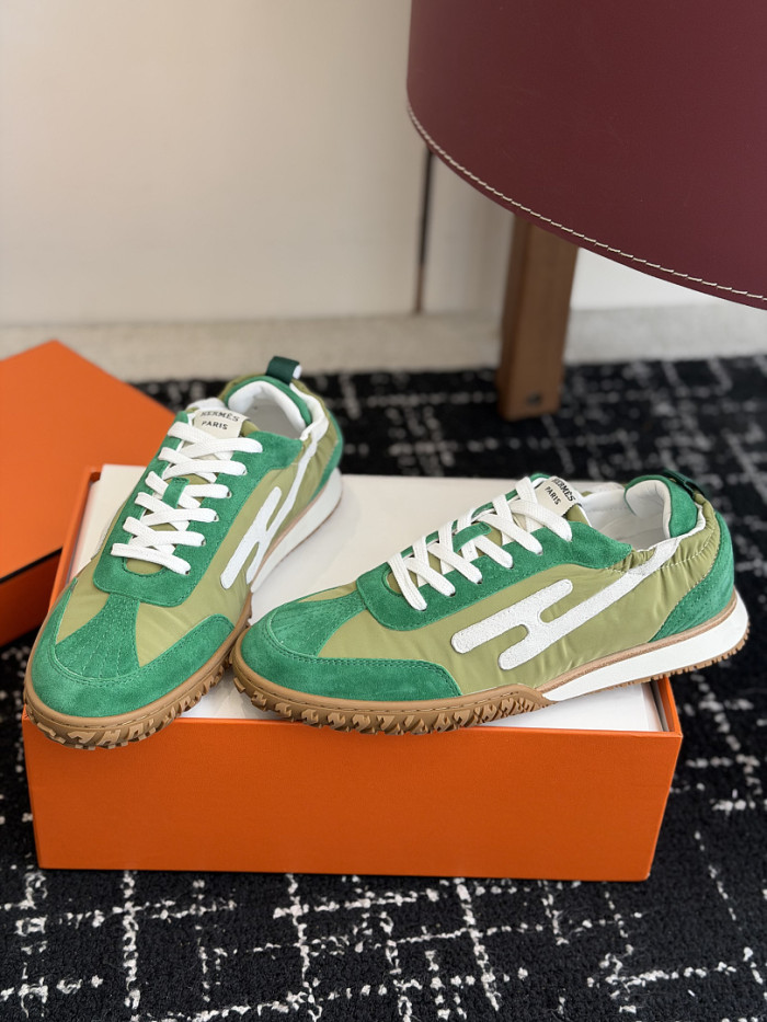 HER SHOES HM-44
