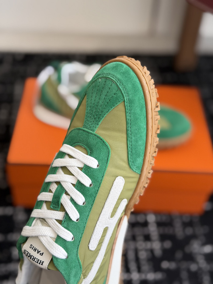HER SHOES HM-44