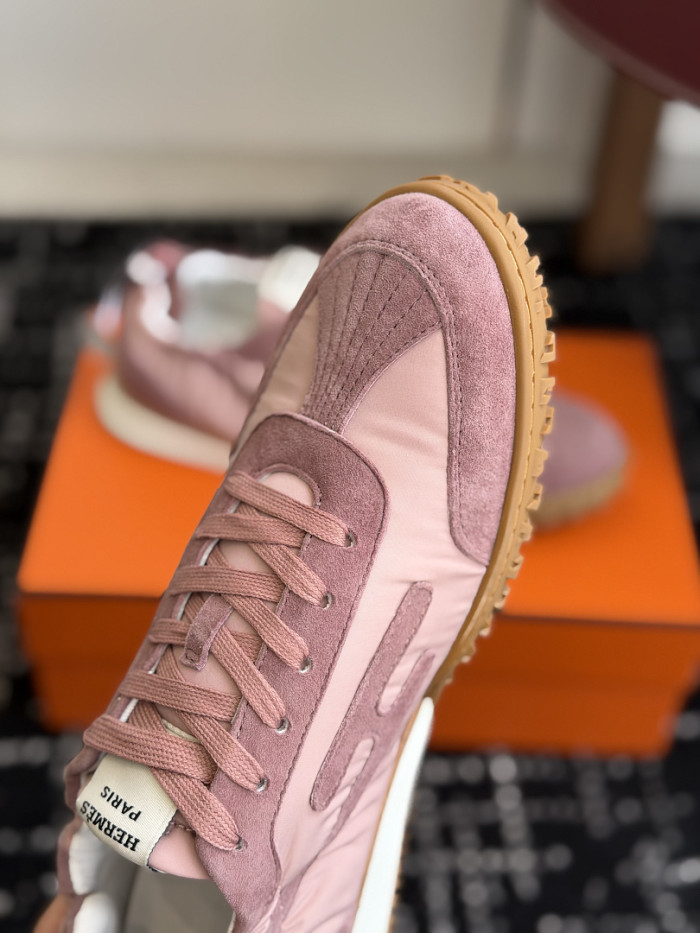 HER SHOES HM-45