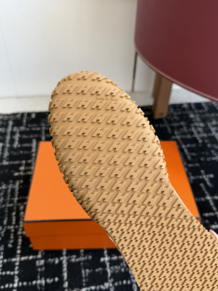 HER SHOES HM-46