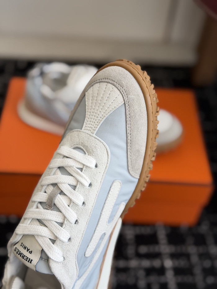 HER SHOES HM-47