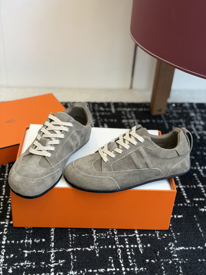 HER SHOES HM-48