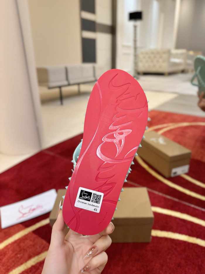 CL SLIPPERS 101219