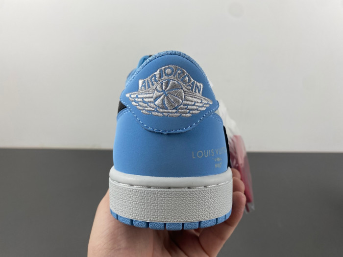 Travis Scott x Air Jordan 1 Low DM7866-107