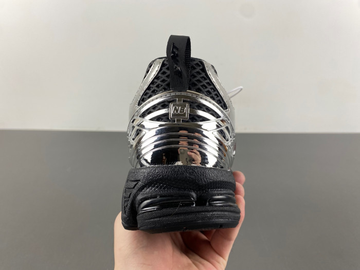New Balance 1906R 