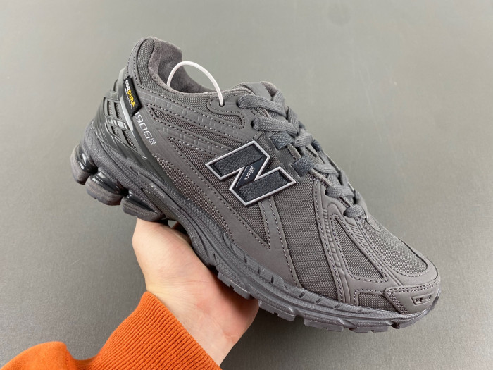 New Balance 1906R M1906RU