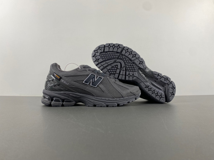 New Balance 1906R M1906RU