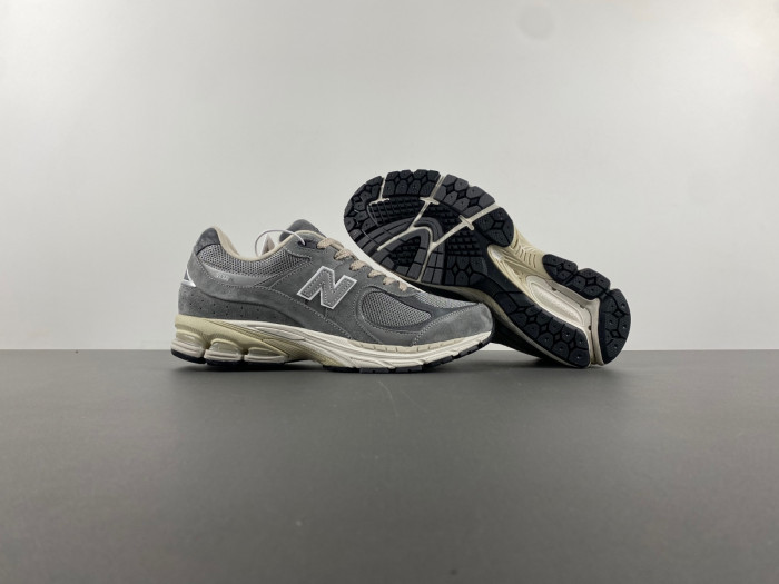 New Balance 2002R M2002RNM