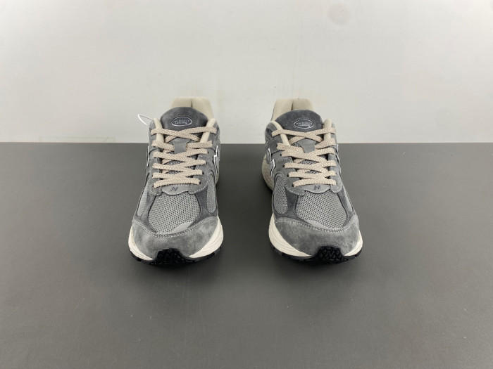 New Balance 2002R M2002RNM