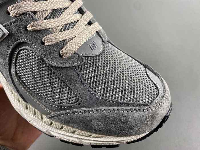 New Balance 2002R M2002RNM