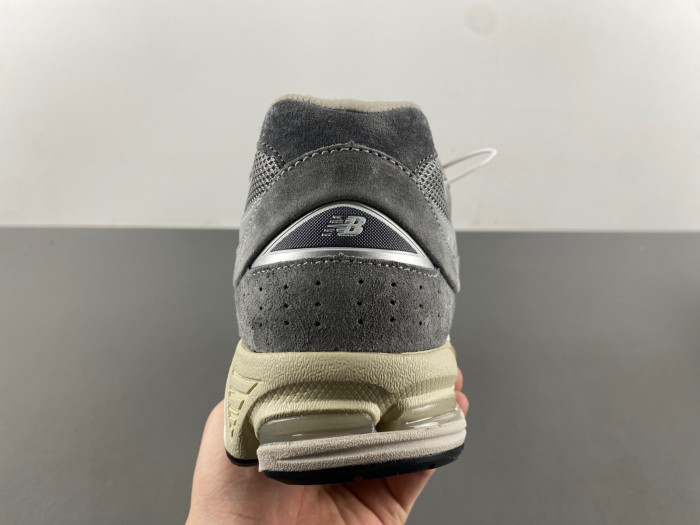 New Balance 2002R M2002RNM