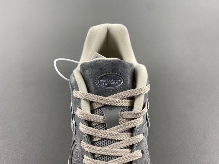 New Balance 2002R M2002RNM