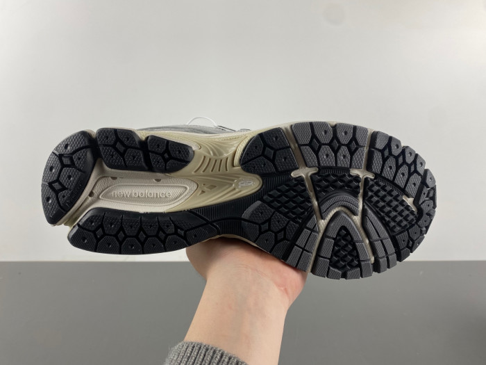 New Balance 2002R M2002RNM