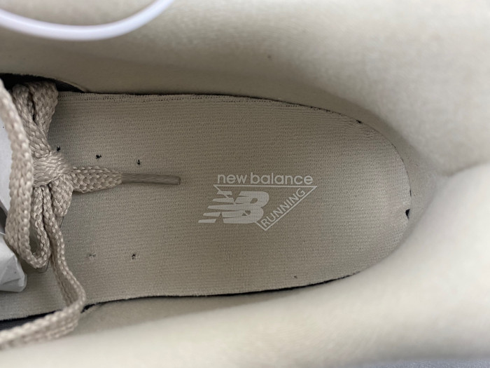 New Balance 2002R M2002RNM