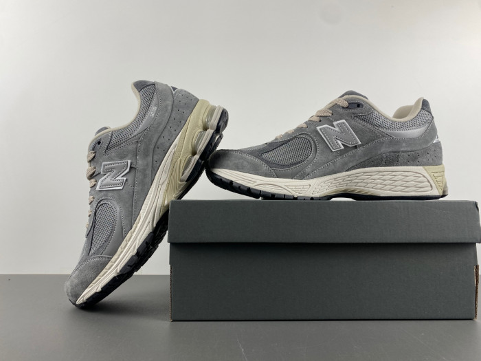 New Balance 2002R M2002RNM