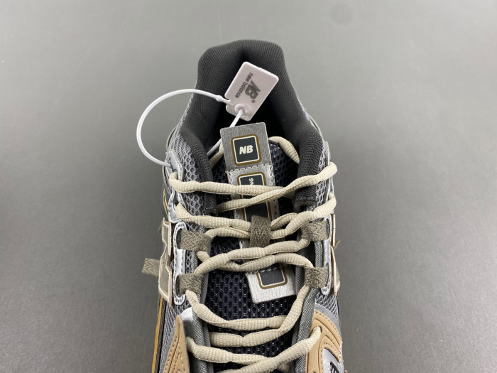 New Balance U1906AA