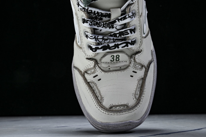 BL Hamptons Worn-Out BHW-10
