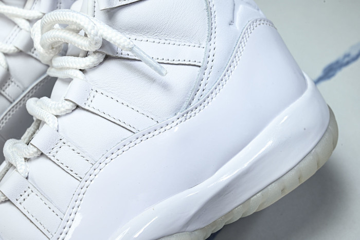 COMME des GARÇONS x Air Jordan 11 IV7639-100
