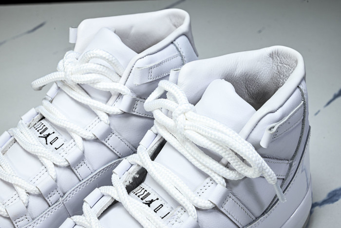COMME des GARÇONS x Air Jordan 11 IV7639-100