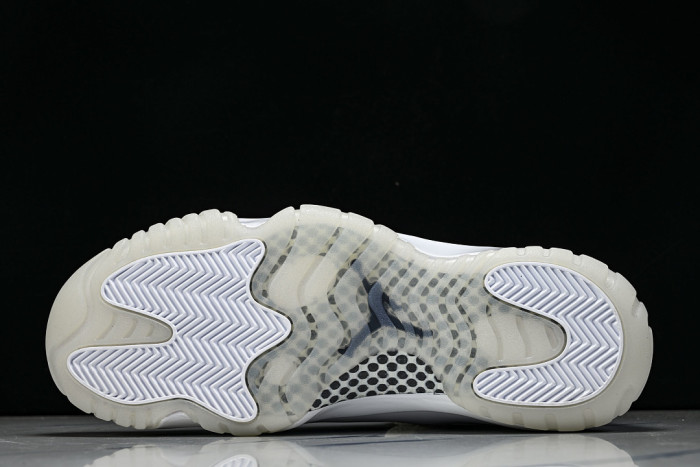 COMME des GARÇONS x Air Jordan 11 IV7639-100