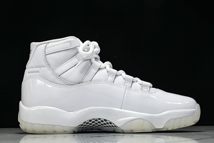 COMME des GARÇONS x Air Jordan 11 IV7639-100