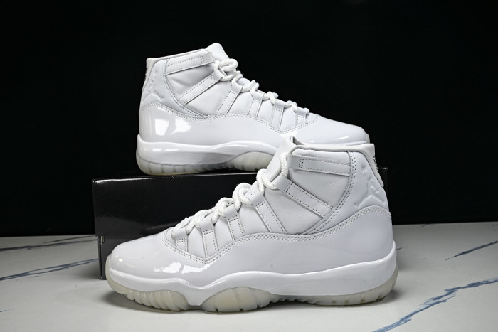 COMME des GARÇONS x Air Jordan 11 IV7639-100