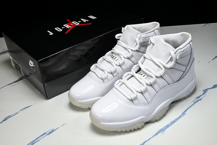 COMME des GARÇONS x Air Jordan 11 IV7639-100