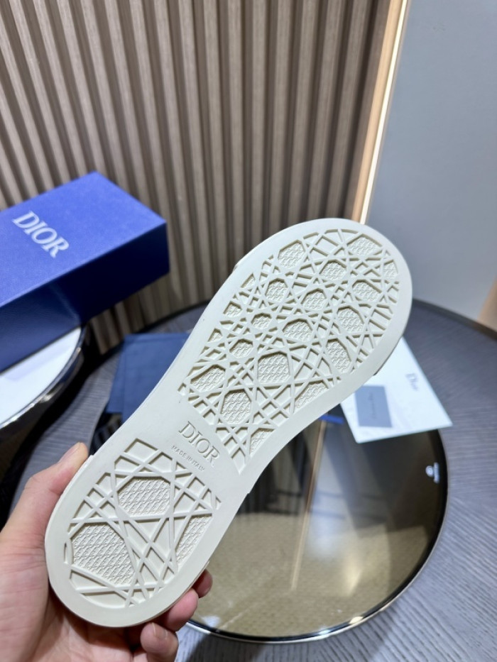 DR B33 LOW-TOP SNEAKERS DR-132