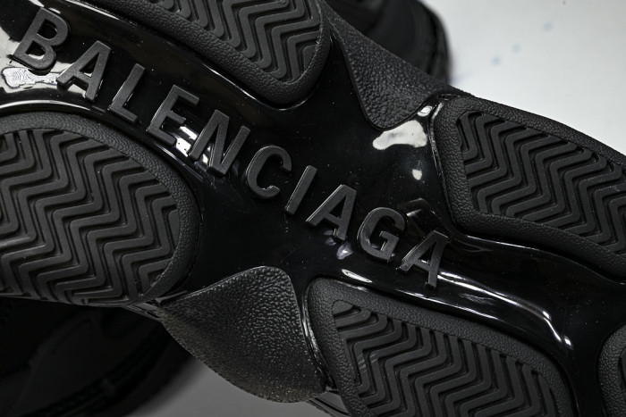 BL TRIPLE S TRAINERS BLACK SNEAKERS W1FB3-1001