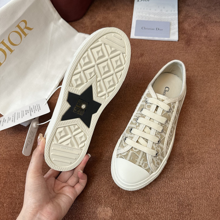 DR LOW-TOP SNEAKERS DR-241
