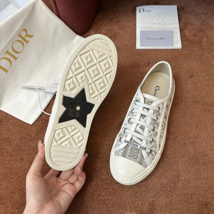 DR LOW-TOP SNEAKERS DR-242