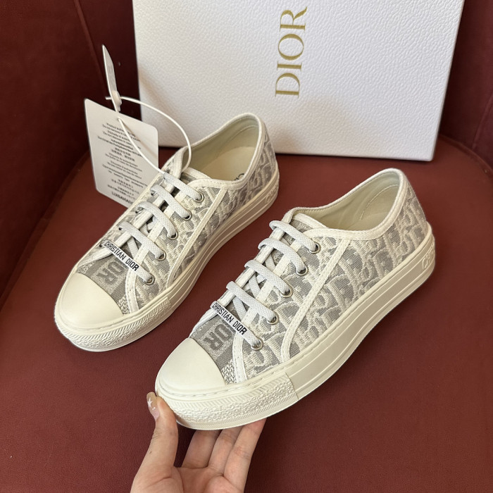 DR LOW-TOP SNEAKERS DR-242