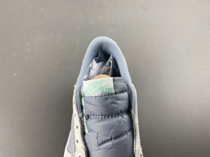 Travis Scott x Air Jordan 1 Low "Medium Olive" HQ2004-400