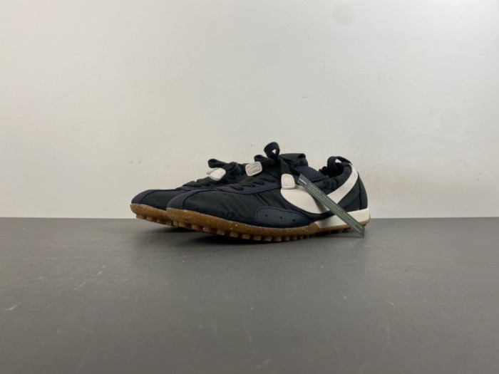 Jacquemus x Nike Jacumoon Shoe HV8547-001