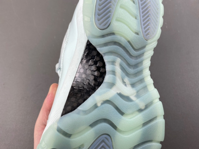 Air Jordan 11 Low IW1882-300