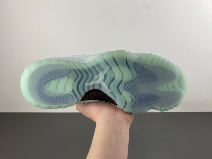 Air Jordan 11 Low IW1882-300