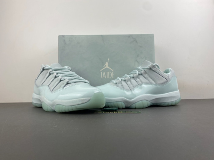 Air Jordan 11 Low IW1882-300