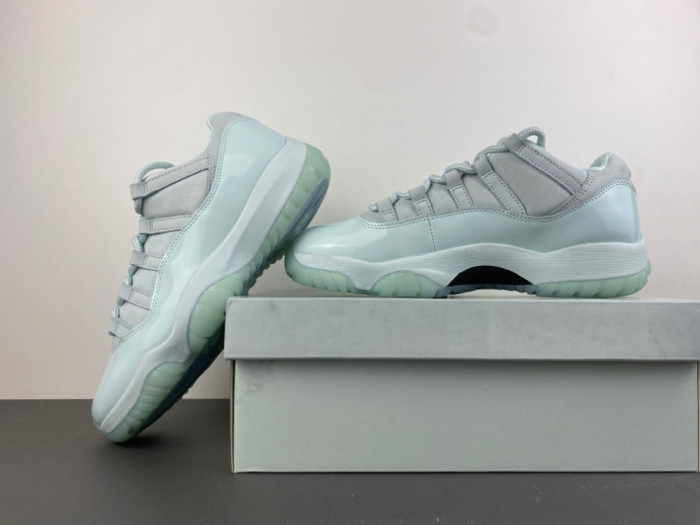 Air Jordan 11 Low IW1882-300