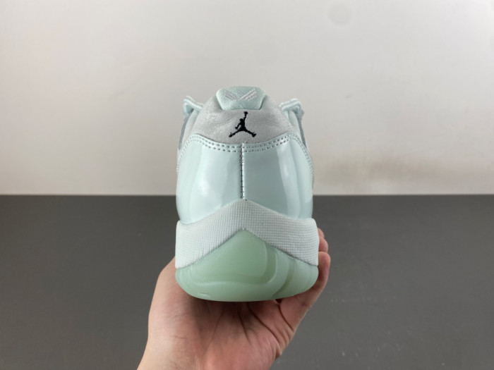 Air Jordan 11 Low IW1882-300