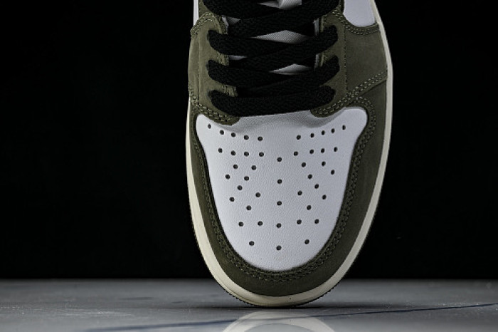 Air Jordan 1 Low OG "Medium Olive" HQ6998-200